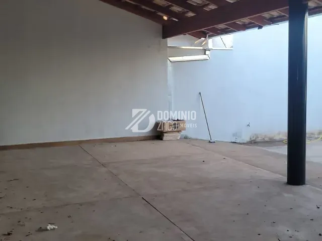 Casa com 250m² 2 quartos e 3 banheiros, para alugar, no bairro Dom Eduardo em Uberaba
