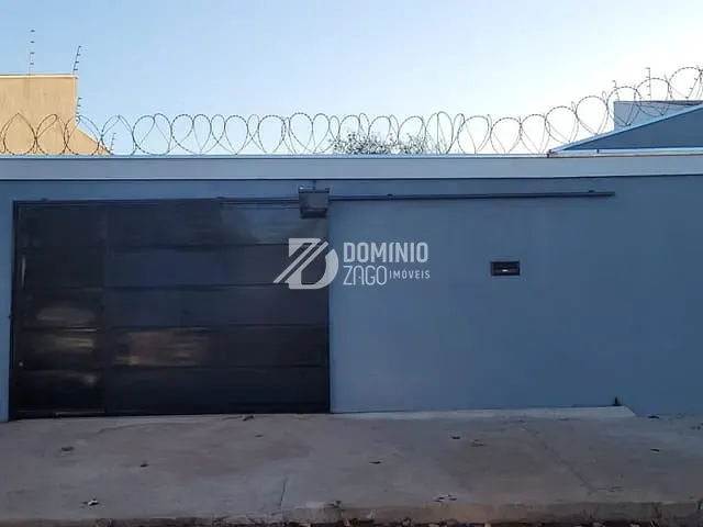 Casa com 250m² 2 quartos e 3 banheiros, para alugar, no bairro Dom Eduardo em Uberaba