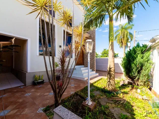 Casa com 450m² 7 quartos e 3 banheiros, à venda, no bairro Bacacheri em Curitiba
