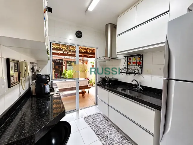 Casa com 140m² 2 quartos e 3 banheiros, à venda, no bairro Loteamento Villa Branca em Jacareí