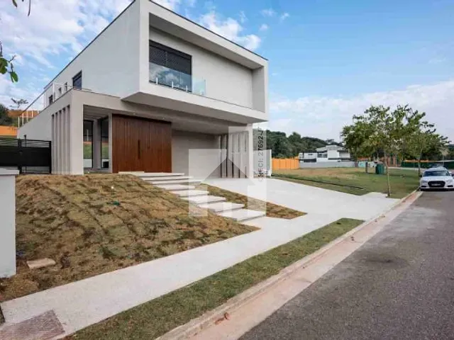 Casa com 506m² 4 quartos e 2 banheiros, à venda, no bairro Residencial Santa Giovana em Jundiaí