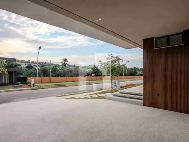 Casa com 506m² 4 quartos e 2 banheiros, à venda, no bairro Residencial Santa Giovana em Jundiaí
