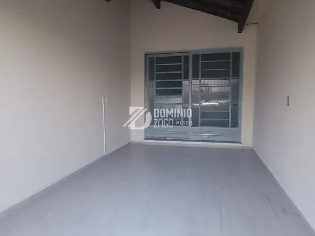 Casa com 80m² 3 quartos e 2 banheiros, para alugar, no bairro Vila Maria Helena em Uberaba