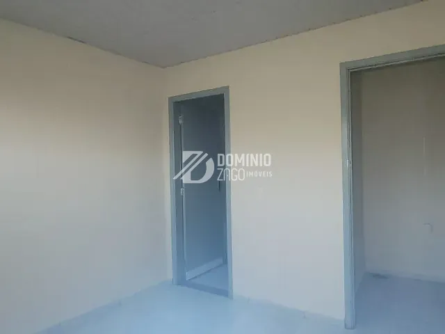 Casa com 80m² 3 quartos e 2 banheiros, para alugar, no bairro Vila Maria Helena em Uberaba
