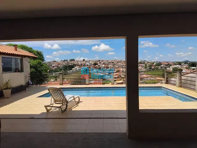 Casa 3 quartos e 6 banheiros, à venda, no bairro Parque do Lago em Guaxupé