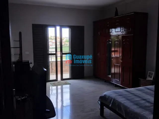 Casa 3 quartos e 6 banheiros, à venda, no bairro Parque do Lago em Guaxupé