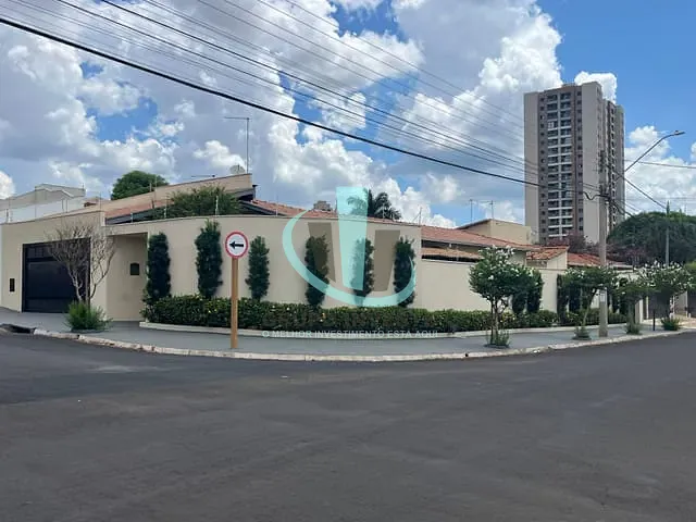 Casa com 402m² 3 quartos e 3 banheiros, à venda, no bairro VILA HARMONIA em ARARAQUARA