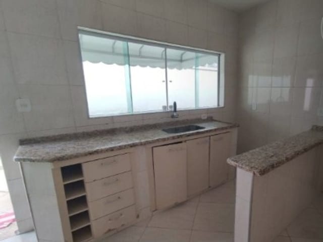 Casa com 250m² 2 quartos e 2 banheiros, à venda, no bairro Vila Suiça em Pindamonhangaba