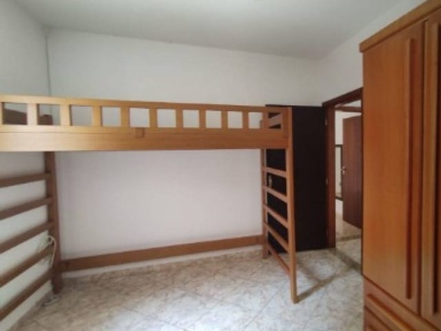 Casa com 250m² 2 quartos e 2 banheiros, à venda, no bairro Vila Suiça em Pindamonhangaba