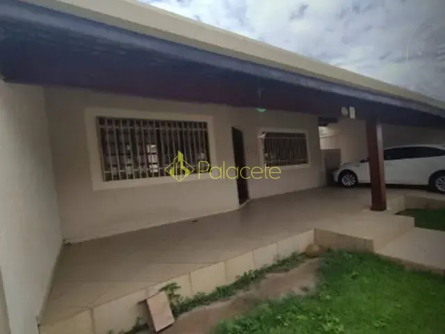 Casa com 250m² 2 quartos e 2 banheiros, à venda, no bairro Vila Suiça em Pindamonhangaba
