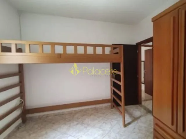 Casa com 250m² 2 quartos e 2 banheiros, à venda, no bairro Vila Suiça em Pindamonhangaba