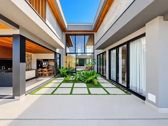 Casa com 414m² 5 quartos e 6 banheiros, à venda, no bairro Condomínio Reserva do Paratehy em São José dos Campos
