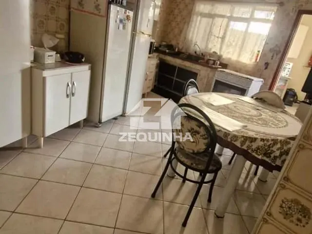 Casa com 170m² 5 quartos e 3 banheiros, à venda, no bairro Vila Yolanda em Osasco