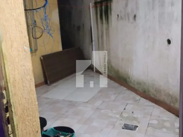 Casa com 340m² 3 quartos e 1 banheiro, à venda, no bairro Vila Santa Rosa em Jundiaí