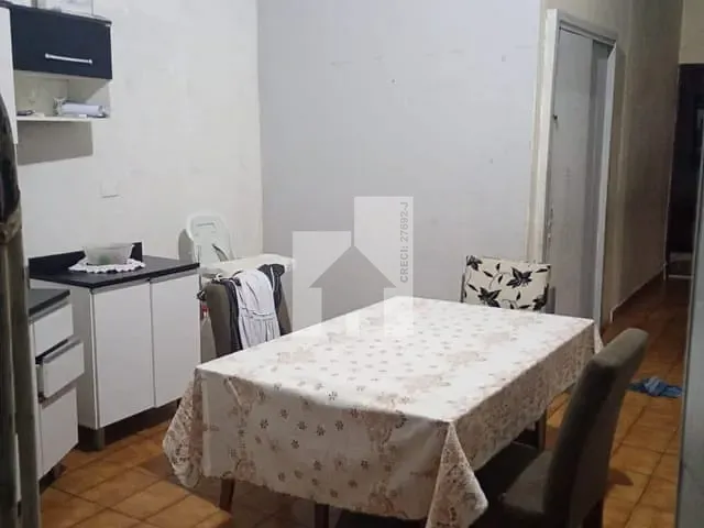 Casa com 340m² 3 quartos e 1 banheiro, à venda, no bairro Vila Santa Rosa em Jundiaí
