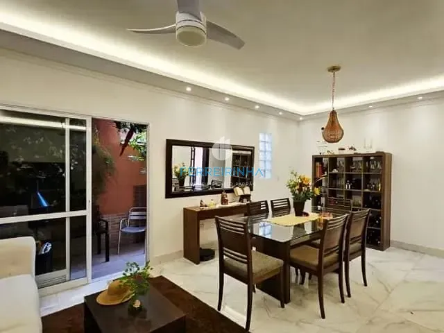 Casa com 250m², à venda, no bairro Urbanova em São José dos Campos