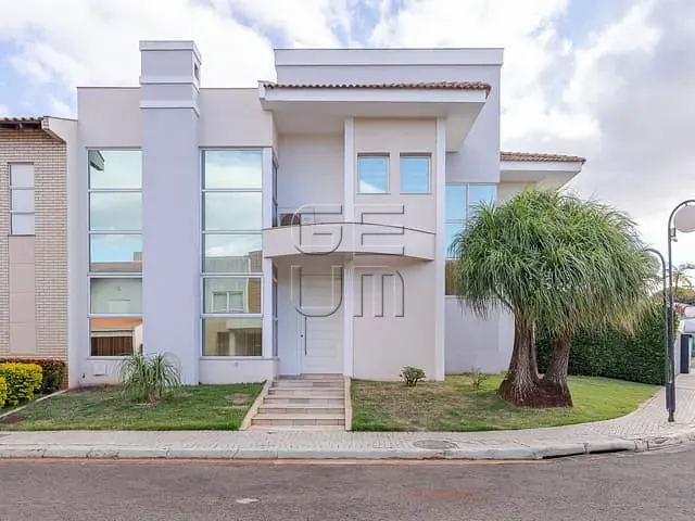 Casa com 400m² 3 quartos e 5 banheiros, à venda, no bairro Conjunto Café em Londrina