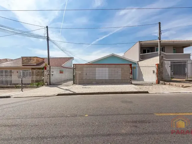 Casa 3 quartos e 1 banheiro, para alugar, no bairro Uberaba em Curitiba
