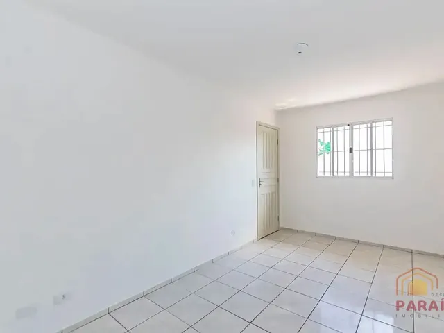 Casa 3 quartos e 1 banheiro, para alugar, no bairro Uberaba em Curitiba