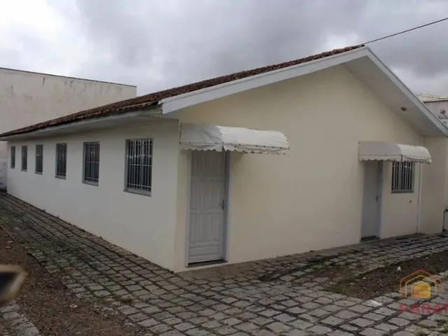 Casa 3 quartos e 1 banheiro, para alugar, no bairro Uberaba em Curitiba