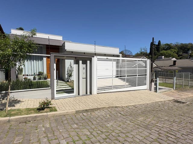 Casa 3 quartos e 3 banheiros, à venda, no bairro Ana Rech em Caxias do Sul