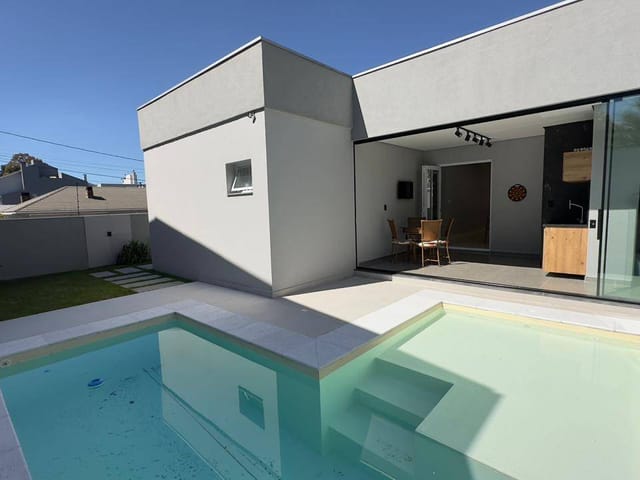 Casa 3 quartos e 3 banheiros, à venda, no bairro Ana Rech em Caxias do Sul