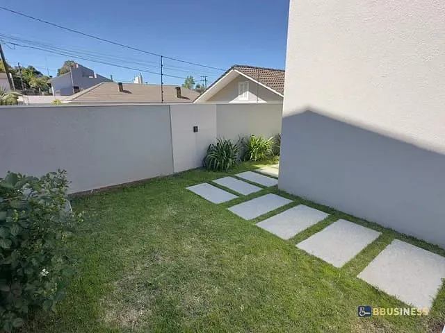 Casa 3 quartos e 3 banheiros, à venda, no bairro Ana Rech em Caxias do Sul