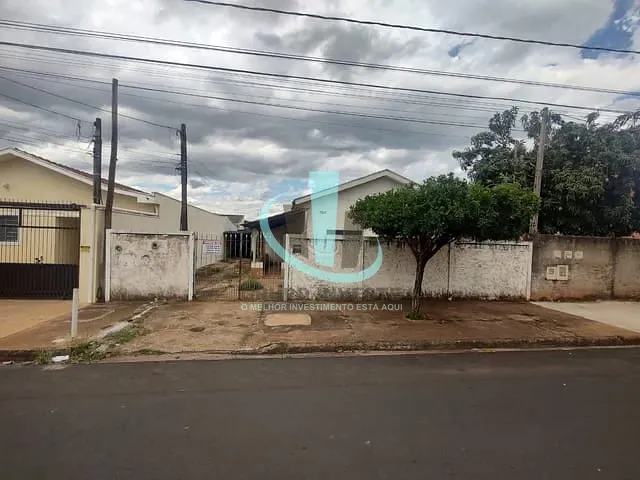 Casa com 360m² 6 quartos e 3 banheiros, à venda, no bairro JARDIM DEL REY em ARARAQUARA