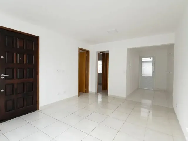 Casa 2 quartos e 1 banheiro, para alugar, no bairro Cidade Industrial em Curitiba