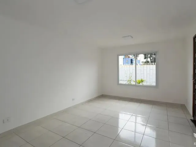 Casa 2 quartos e 1 banheiro, para alugar, no bairro Cidade Industrial em Curitiba