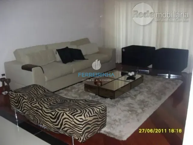 Casa com 450m² 4 quartos e 4 banheiros, à venda, no bairro Conjunto Residencial Esplanada do Sol em São José dos Campos