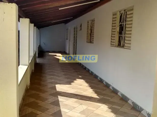 Casa com 280m² 2 quartos e 1 banheiro, à venda, no bairro Parque Universitário em Rio Claro