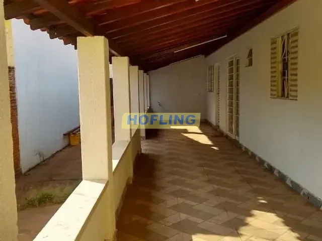 Casa com 280m² 2 quartos e 1 banheiro, à venda, no bairro Parque Universitário em Rio Claro