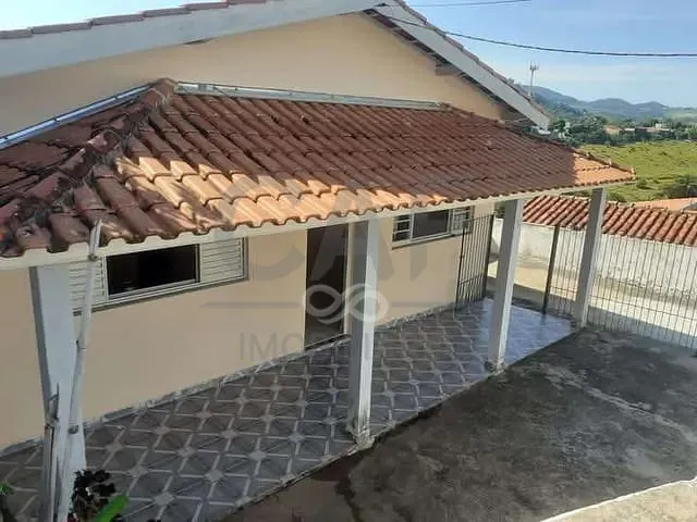 Casa 2 quartos e 1 banheiro, à venda, no bairro alto das palmeiras em Serra Negra