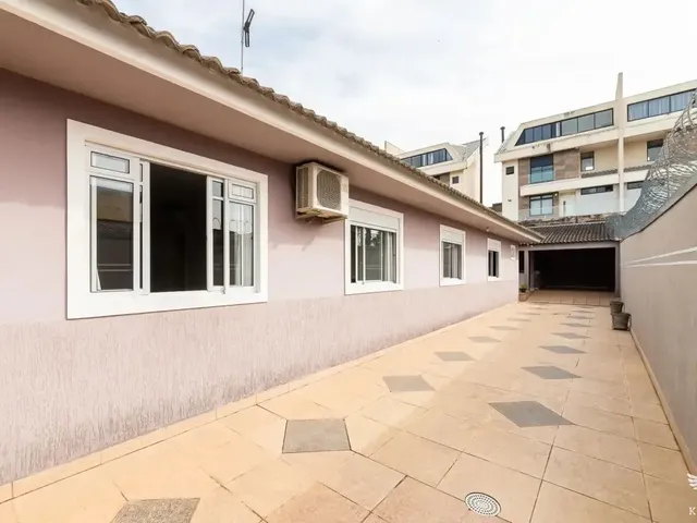 Casa com 512m² 5 quartos e 3 banheiros, à venda, no bairro Boqueirão em Curitiba
