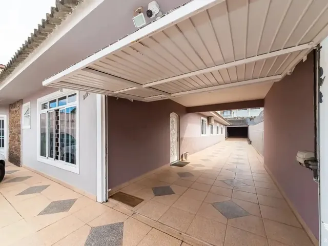 Casa com 512m² 5 quartos e 3 banheiros, à venda, no bairro Boqueirão em Curitiba