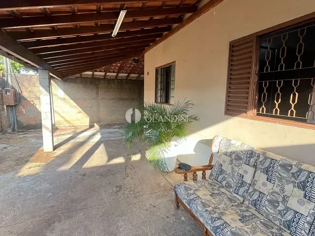 Casa 2 quartos e 1 banheiro, à venda, no bairro Jardim Leonor em Artur Nogueira