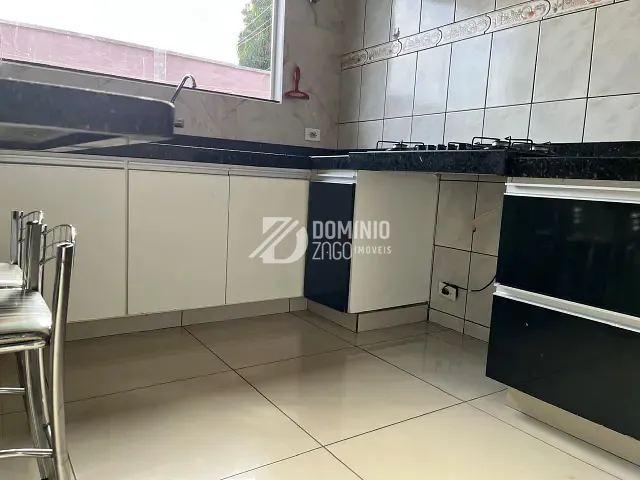 Casa 2 quartos e 2 banheiros, à venda, no bairro Fabrício em Uberaba