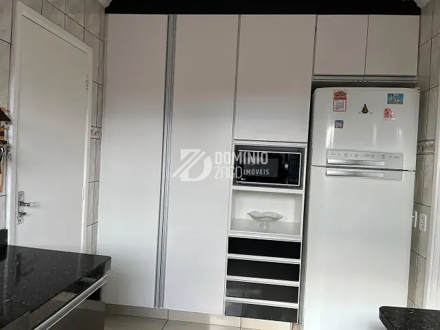 Casa 2 quartos e 2 banheiros, à venda, no bairro Fabrício em Uberaba