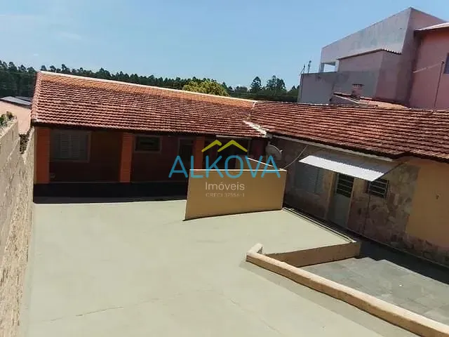 Casa com 300m² 5 quartos e 5 banheiros, à venda, no bairro Jardim São Judas Tadeu em São José dos Campos
