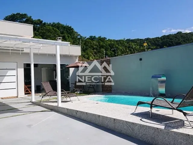 Casa com 300m² 3 quartos e 2 banheiros, à venda, no bairro Massaguaçu em Caraguatatuba