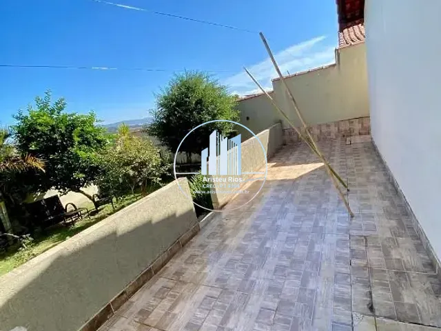 Casa com 180m² 2 quartos e 1 banheiro, à venda, no bairro Aeroporto em Pouso Alegre