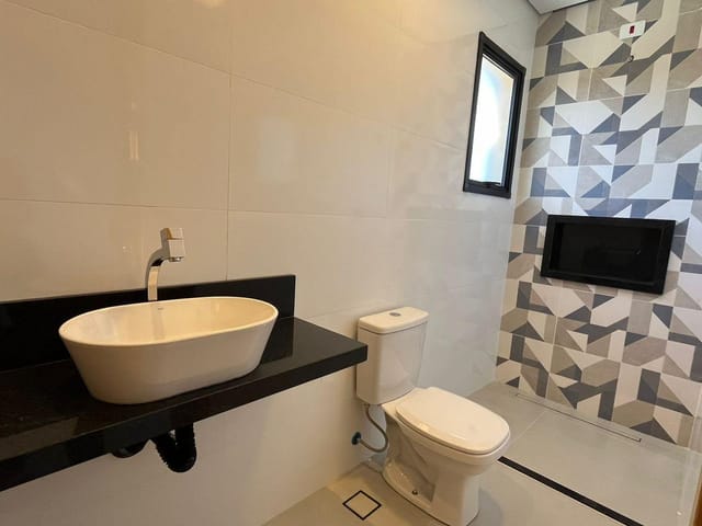 Casa 2 quartos e 3 banheiros, à venda, no bairro Centro em Bertioga