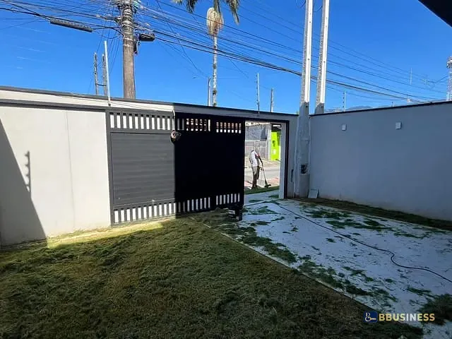 Casa 2 quartos e 3 banheiros, à venda, no bairro Centro em Bertioga