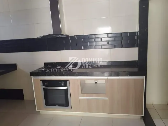 Casa com 143m² 44 quartos e 2 banheiros, à venda, no bairro Recreio dos Bandeirantes em Uberaba