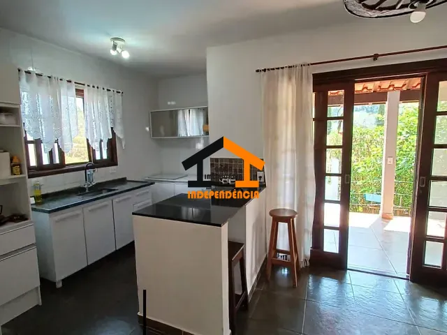 Casa com 506m² 2 quartos e 3 banheiros, para alugar, no bairro Loteamento Jardim das Paineiras em Itatiba