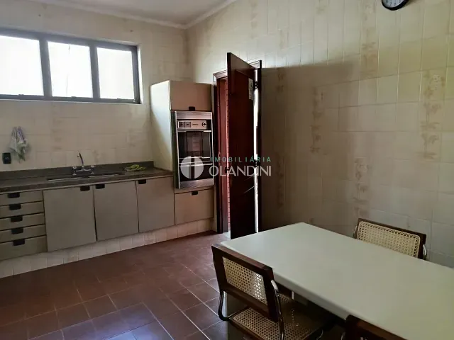 Casa para alugar, no bairro Centro em Artur Nogueira