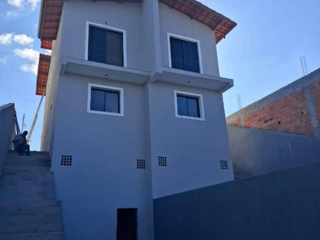 Casa com 150m² 2 quartos e 2 banheiros, à venda, no bairro Jardim Petrópolis em Cotia