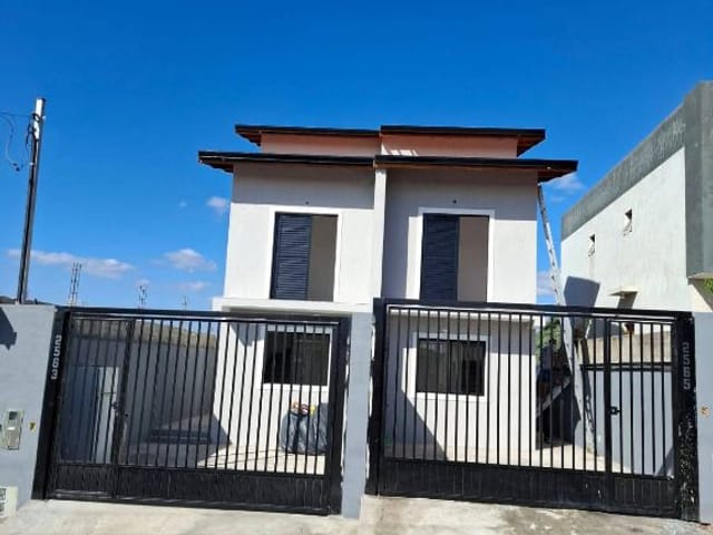 Casa com 150m² 2 quartos e 2 banheiros, à venda, no bairro Jardim Petrópolis em Cotia