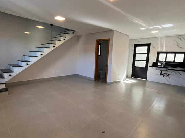 Casa 2 quartos e 3 banheiros, à venda, no bairro Centro em Bertioga